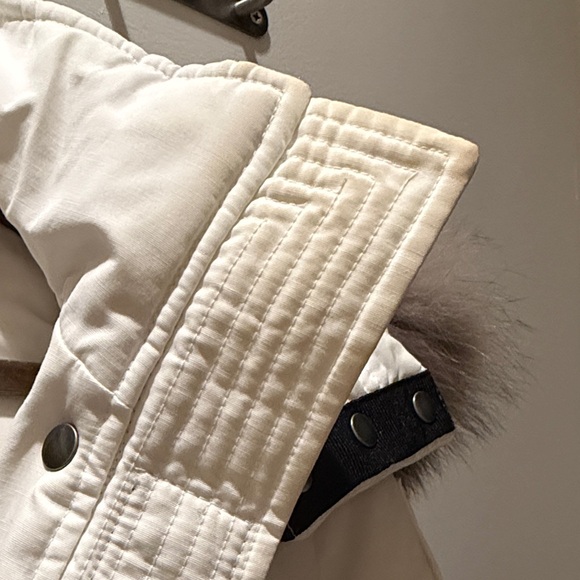 Moose Knuckles Mistaya Water Repellant - Picture 6 of 9